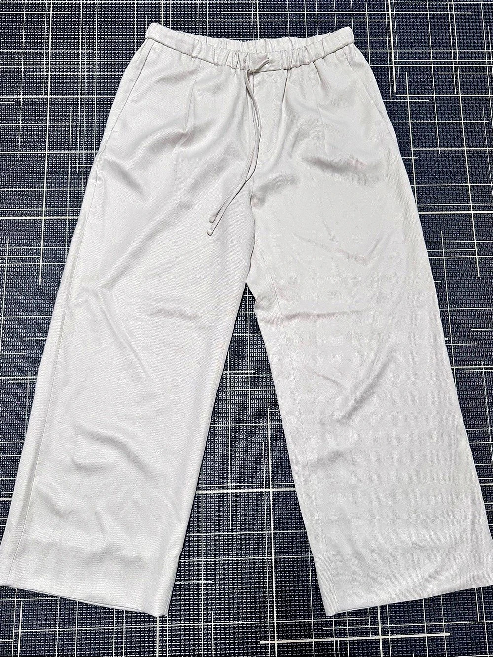 Banana Republic Pull-On Wide Leg Satin Pant White Medium